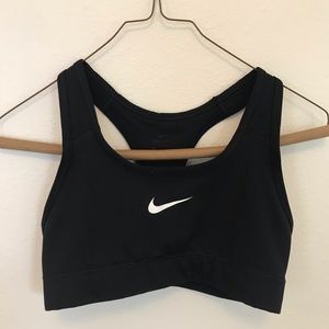 Nike medium support sports bra